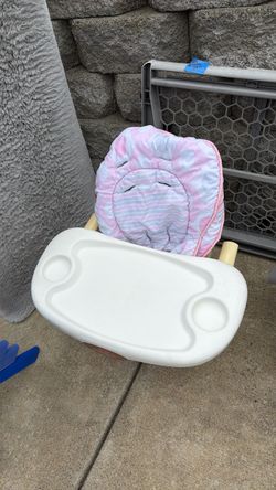 Baby feeding seat