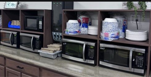 100 microwaves $25 each