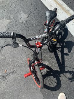 18 Boys Kent Abyss Bike Model GS31826 Fits for boys 5 9 years for Sale in Miami FL OfferUp