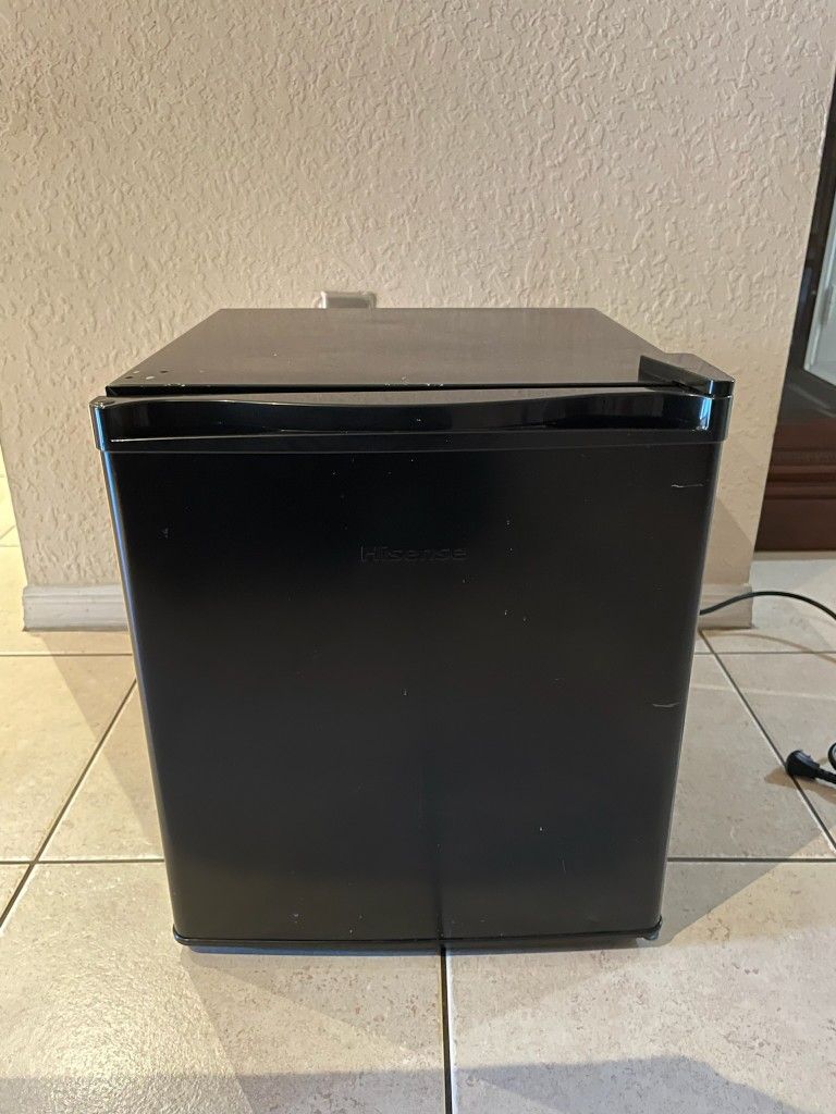 Mini Fridge 