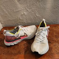 Nike Reacts Women's Running Shoes Size 10