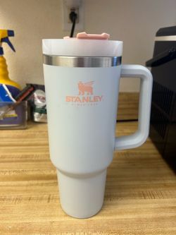 40 oz Gray/white Stanley cup