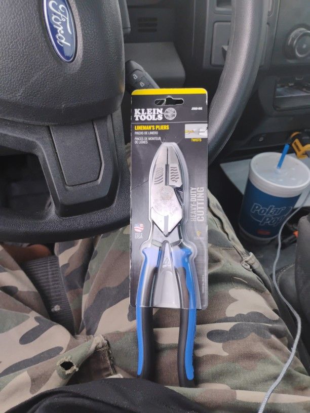 Klein Heavy Duty Linesman Pliers