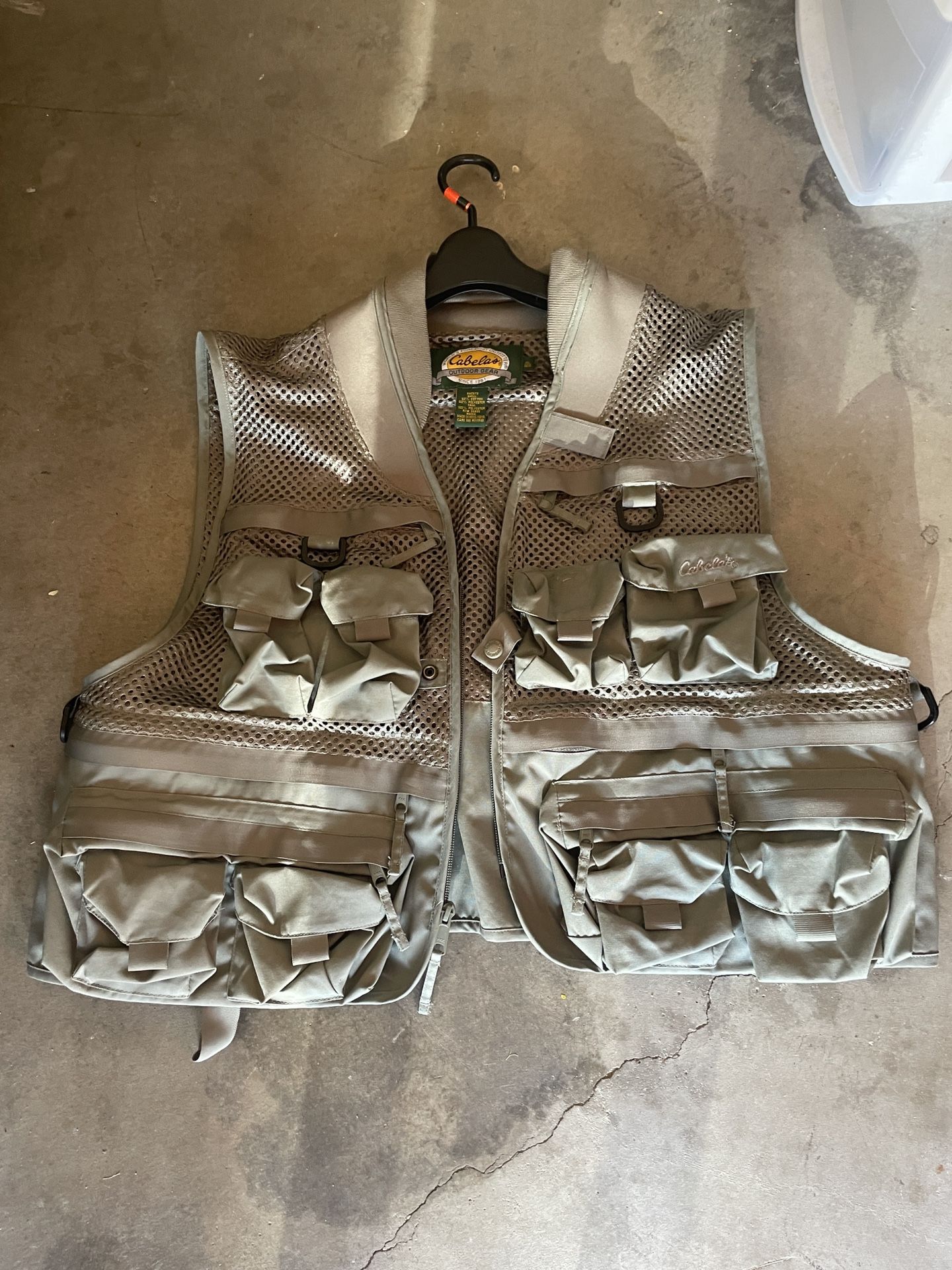 Cabelas Fly fishing vest Size XL
