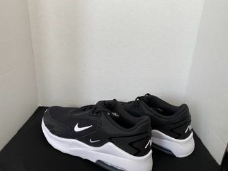 Nike Women’s Air Max 9.5