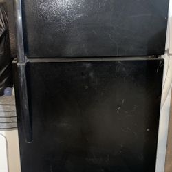 Frigidaire Refrigerator 