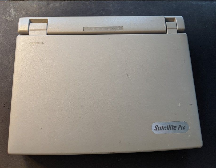 Vintage Laptop - Toshiba Satellite Pro 400CDT - FOR PARTS