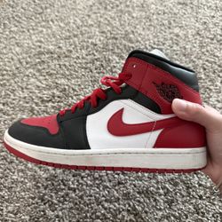 Jordan 1 Mid Alternate Bred Toe