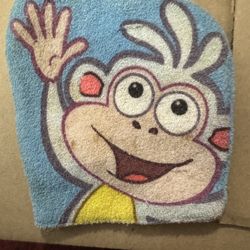 Dora the Explorer-themed kitchen mitt 