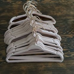 24 Soft Pink Hangers