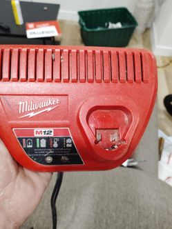 Milwaukee M12 Battery Charger