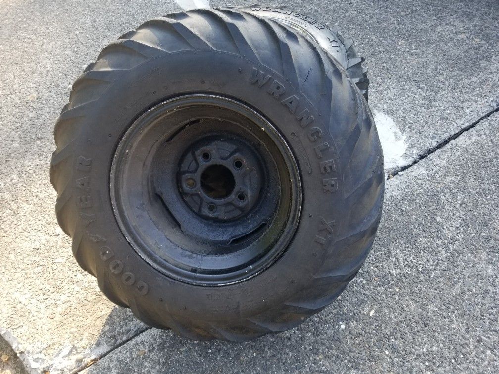 Goodyear Wrangler XT 3115.5015 CRAWLER TIRES AND RIMS for Sale in