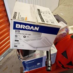 Broan Ventilation Fan With Light 679L 3.5 Sones 70 CFM open box never installed 