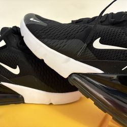 New Nike Air Max 270 12M New 