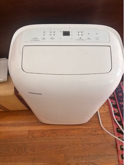 Toshiba portable AC w/ remote and hose