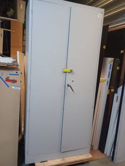 Solid metal storage cabinet 21 x 36 x 78 metal Storage