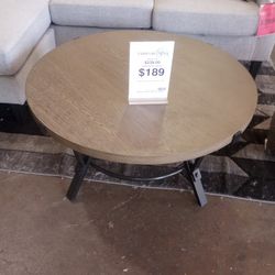 Nice Wooden Coffee Table ( Ask For Jose ) Se Habla Español 👑👑👑😁