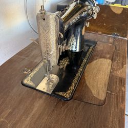 Singer Sewing Machine 