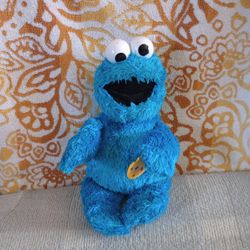 Playskool Friends Sesame Street Feed Me Cookie Monster, Sings and Silly Phrases