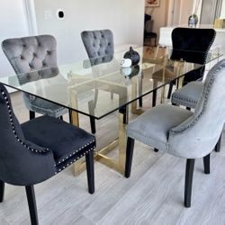 Dining Table Whit Chairs 