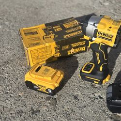 DEWALT
ATOMIC 20V MAX Lithium-Ion Cordless Brushless  Variable Speed Impact Wrench with 5.0 Ah Battery and Charger Kit