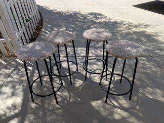 Set of 4 wood and metal bar stools