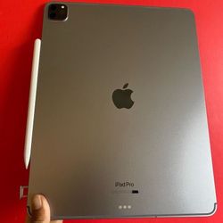 Apple IPad Pro 12.9” 6th Generation (2022 Model / M2 chip ) 128GB WiFi + cellular (5G Unlocked) with keyboard, pen & Accessories 