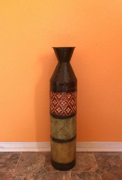 Decorative floor vase