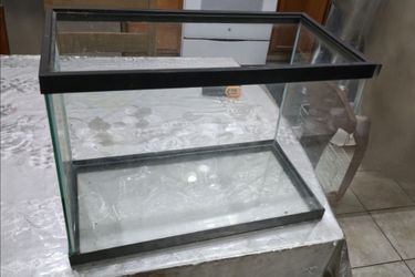 Aquarium tanks