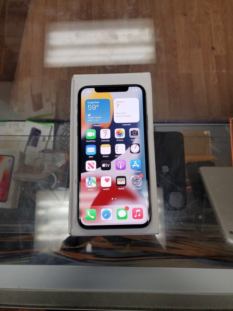 IPhone X White 256GB Factory Unlocked Financing Available! 30 Days Manufacturers Warranty!