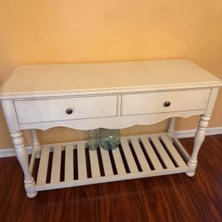 Haverty’s Buffet White 