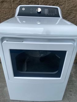 GE Gas dryer Oversized capacity + Near new