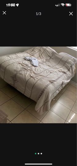 Adjustable queen bed