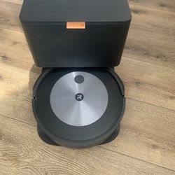 iRobot Roomba J7 Self Emptying Vacuum Robot Wi-Fi 