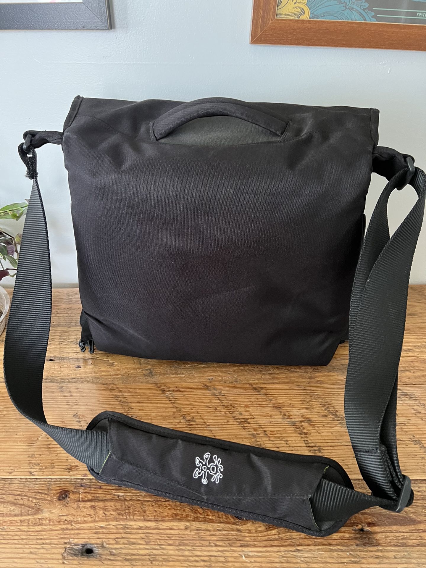 Crumpler 8 Million Dollar Home Camera Bag 