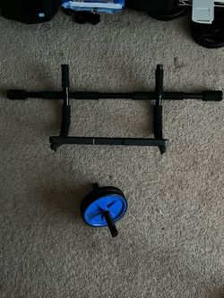 Gold’s Gym Pull-Up Bar & Ab Wheel Roller