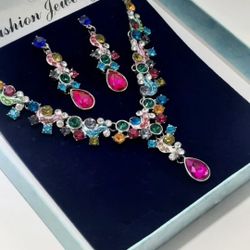 Beautiful bright Multi-color Rhinestone Necklace, Earrings, Chunky, Silver Tone