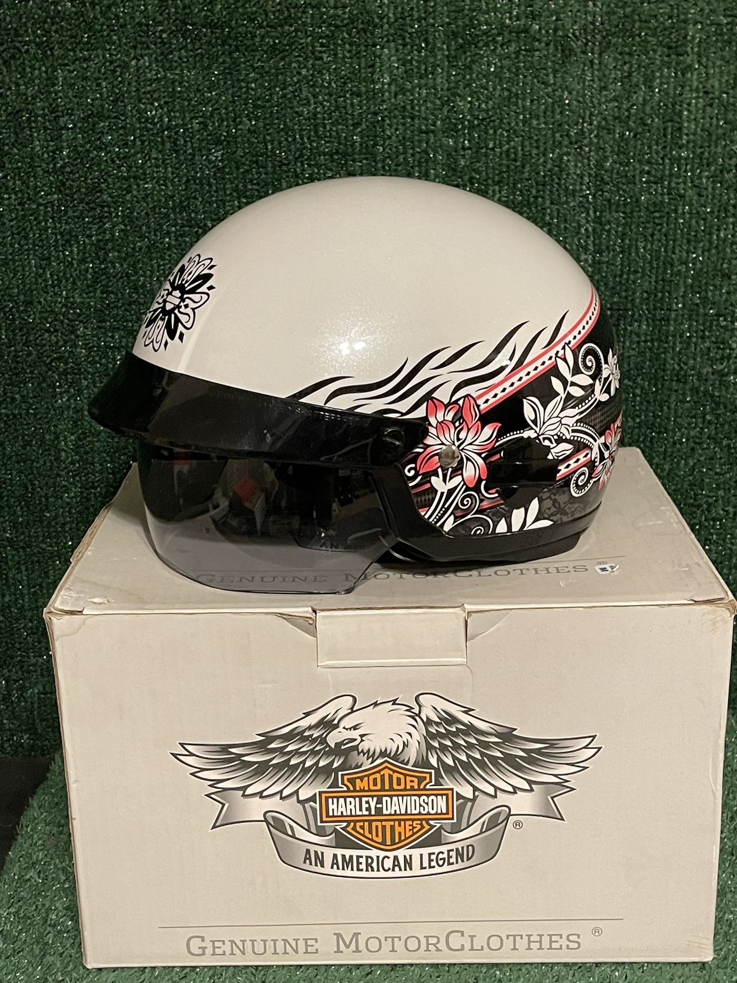 Hardley Davidson Ladies Half Helmet Size Medium 97316-15VW/000M Nice With Box.