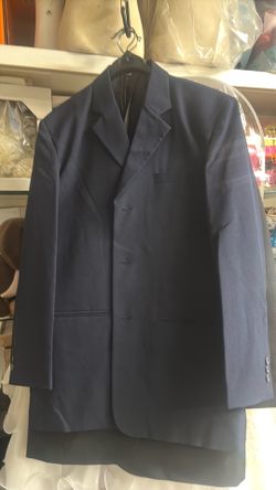 Traje azul oscuro