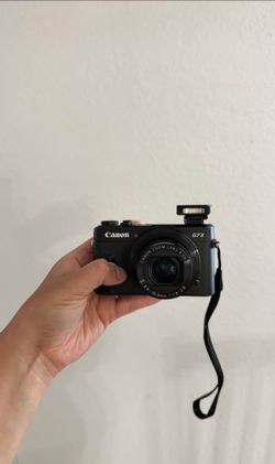 Canon g7x mark II Camera- Includes accessories and box