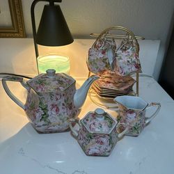 Porcelain Treasures Tea Set