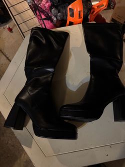 Black Platform Knee-High Heeled Boots