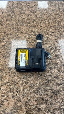 Tools battery charger Dewalt dcb115