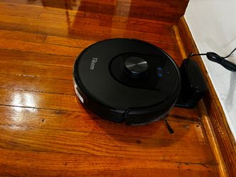 Robot Vacuum/Mop (includes Accessories)