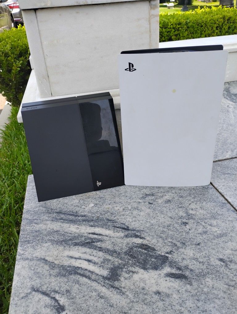 PS5 & PS4