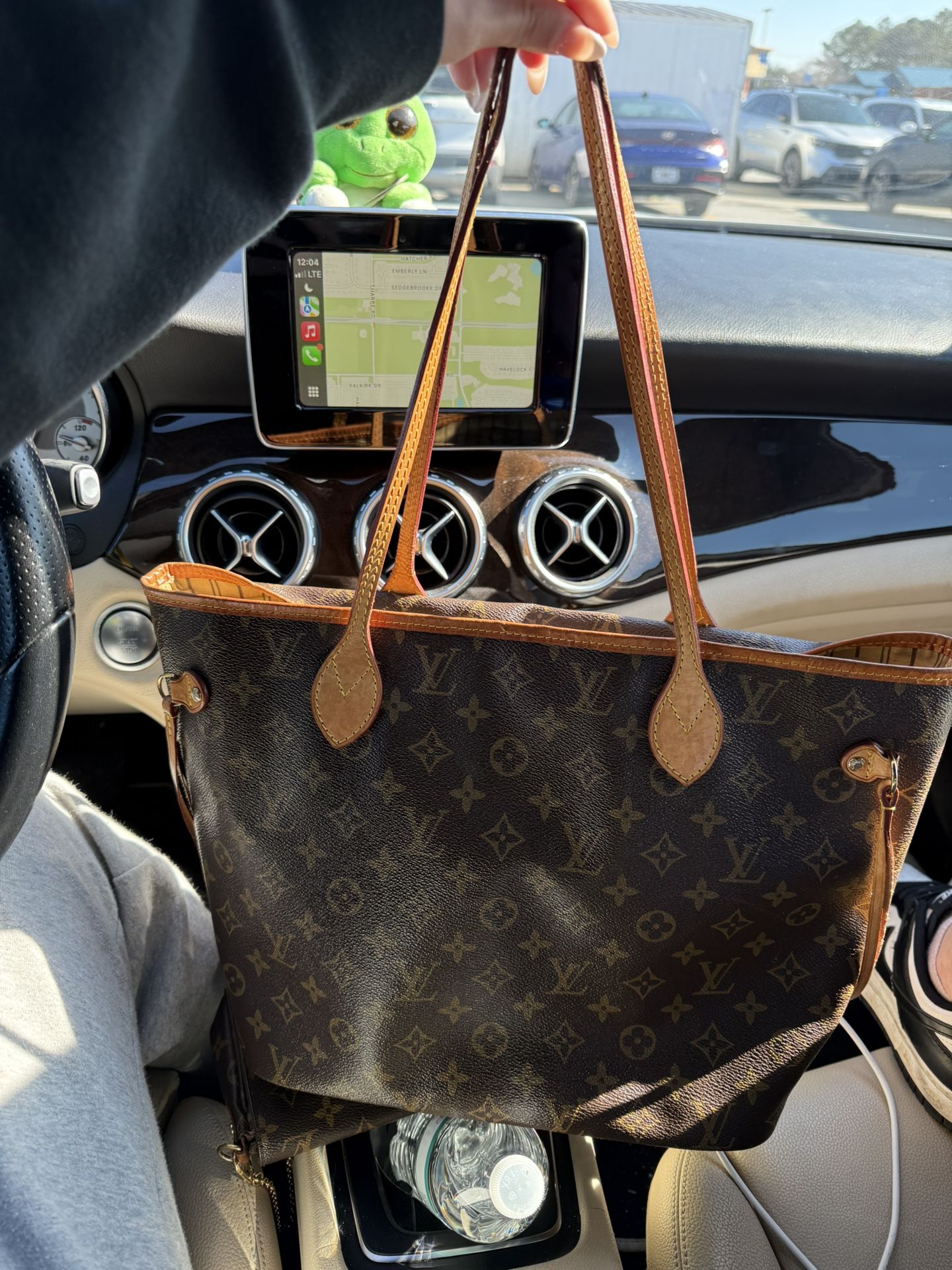 Louis Vuitton Neverfull leather bag