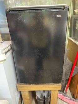 Mini fridge