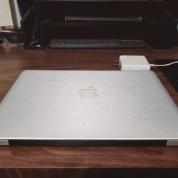 MacBook Pro Laptop. Updated MacOS, MS Office, Logic Pro, 12