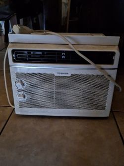 Toshiba 5,000 BTU window air conditioner 115V Window Air Conditioner Cools 150 sq. ft. in White