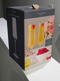 Tahari Set of 4 Champaign Flute Glasses